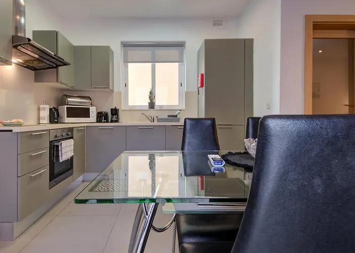 Sliema 2 Bedroom Close To Seafront