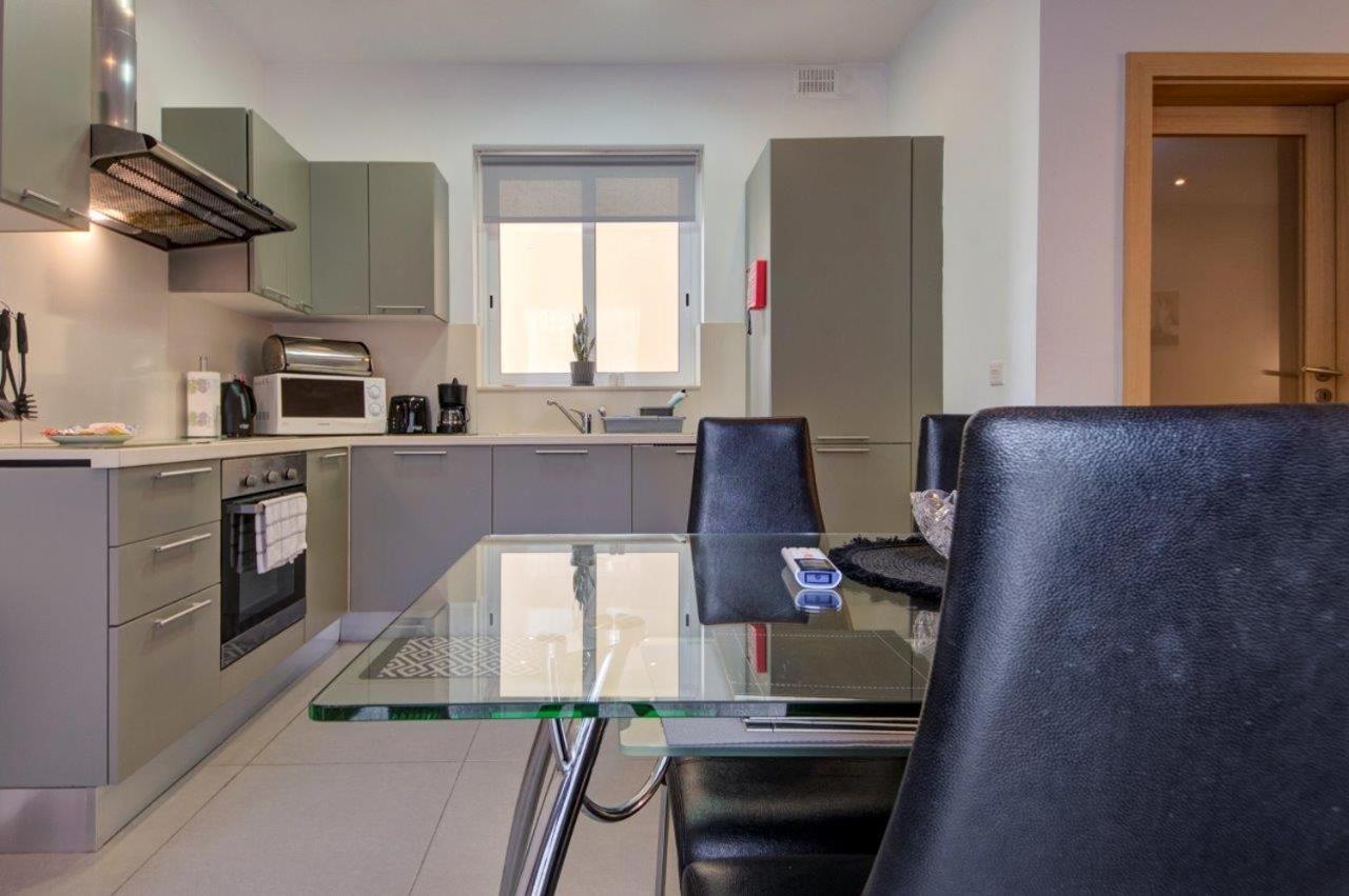 2 Bedroom Close To Seafront Sliema
