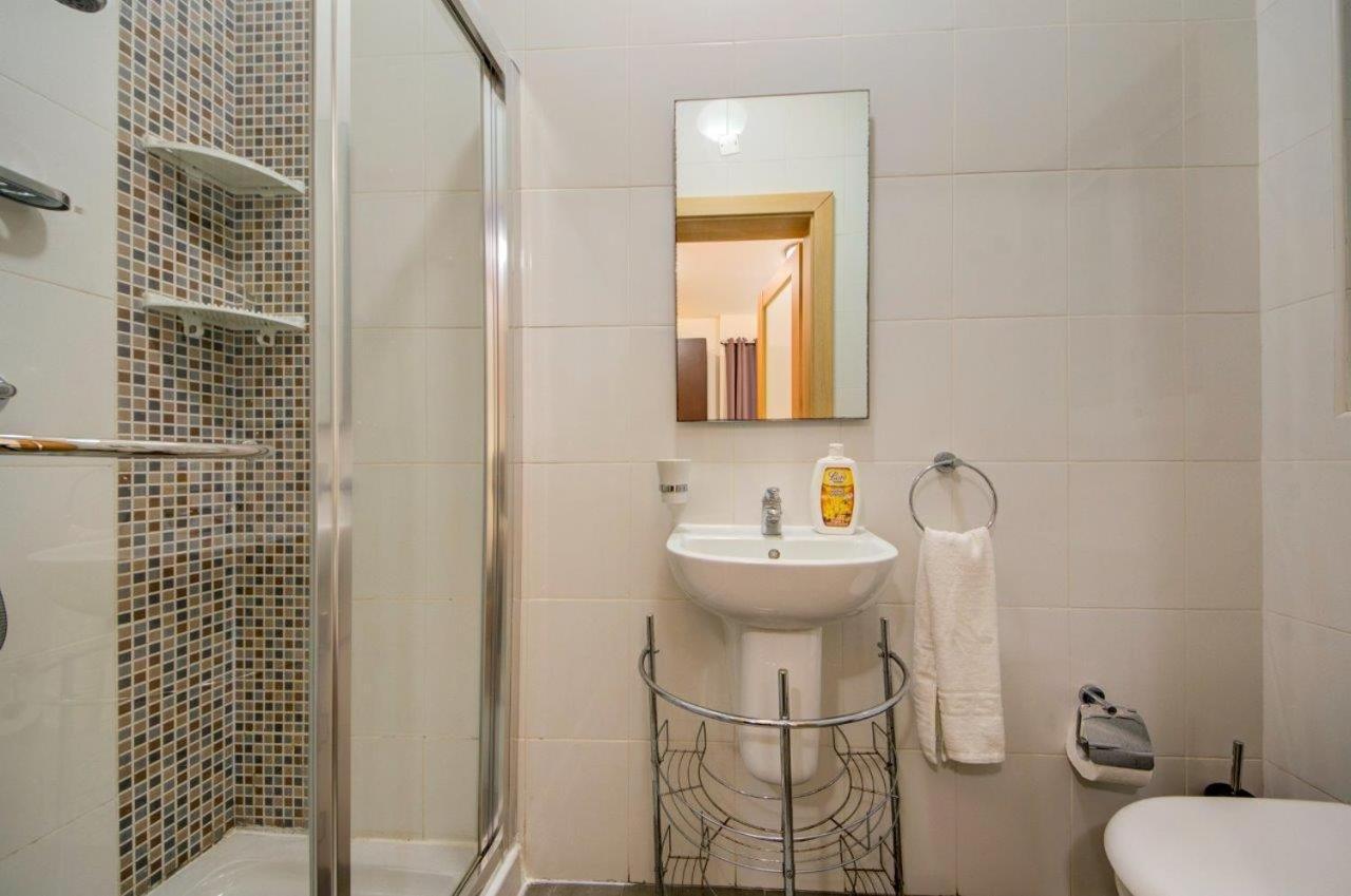 2 Bedroom Close To Seafront *